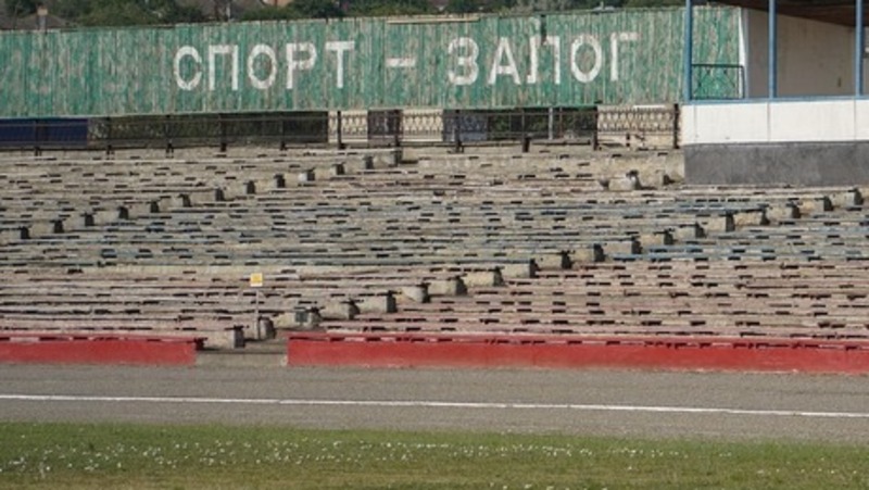 По поручению губернатора Ставрополья в Светлограде отремонтируют стадион