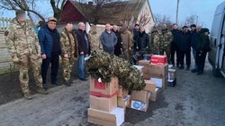 Администрация Труновского округа передала бойцам СВО посылки