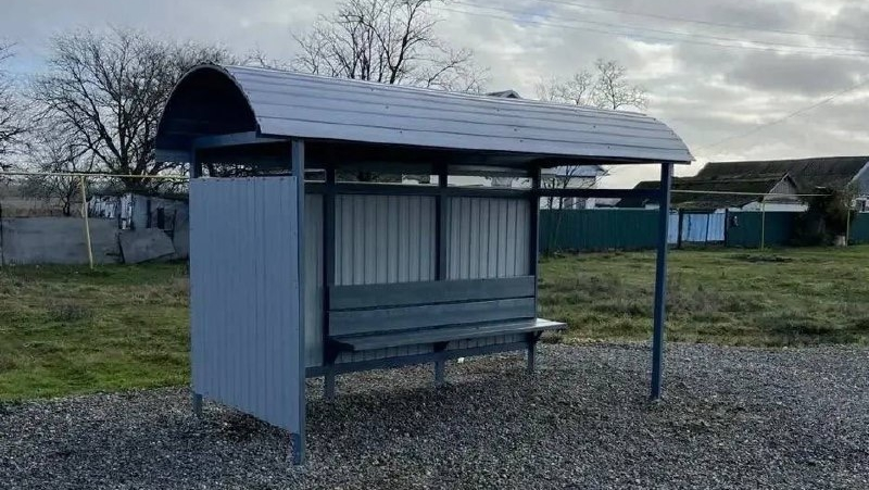 В хуторе Невдахин Труновского округа обустроили новую остановку