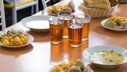 Дети из многодетных семей Труновского округа продолжат получать бесплатное питание в школах