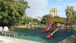 Детплощадку по переулку Пионерскому строят в селе Донском