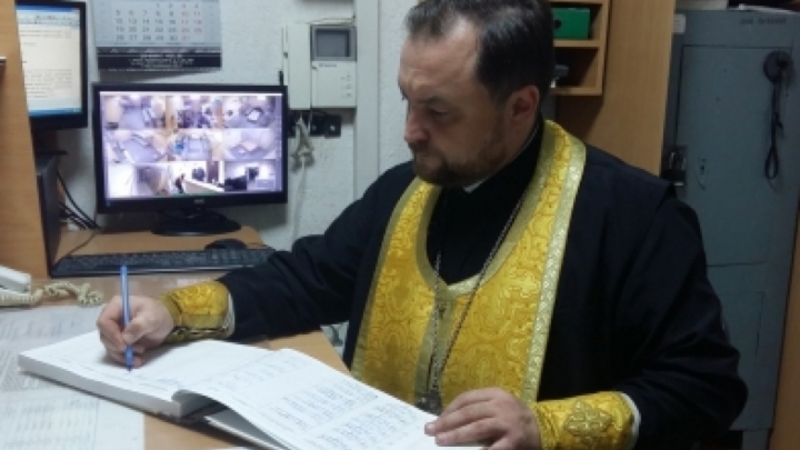 В Шпаковском районе Ставрополья священник посетил райотдел МВД