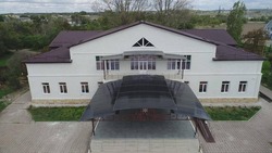 Здание Дома культуры в селе на Ставрополье отремонтировали благодаря госпрограмме и нацпроекту 