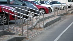 Тротуар и парковку оборудовали в селе Труновском по губернаторской программе
