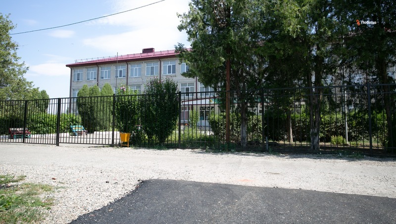 Ремонт дороги завершают в посёлке Большевик