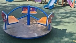 В ставропольской станице благодаря госпрограмме устанавливают детскую площадку