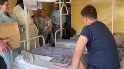 Жители Труновского округа и его глава навестили раненых бойцов СВО