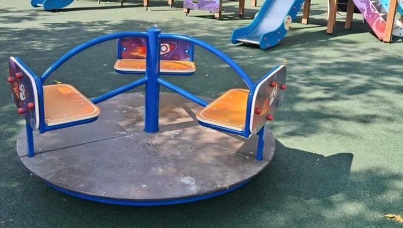 В ставропольской станице благодаря госпрограмме устанавливают детскую площадку